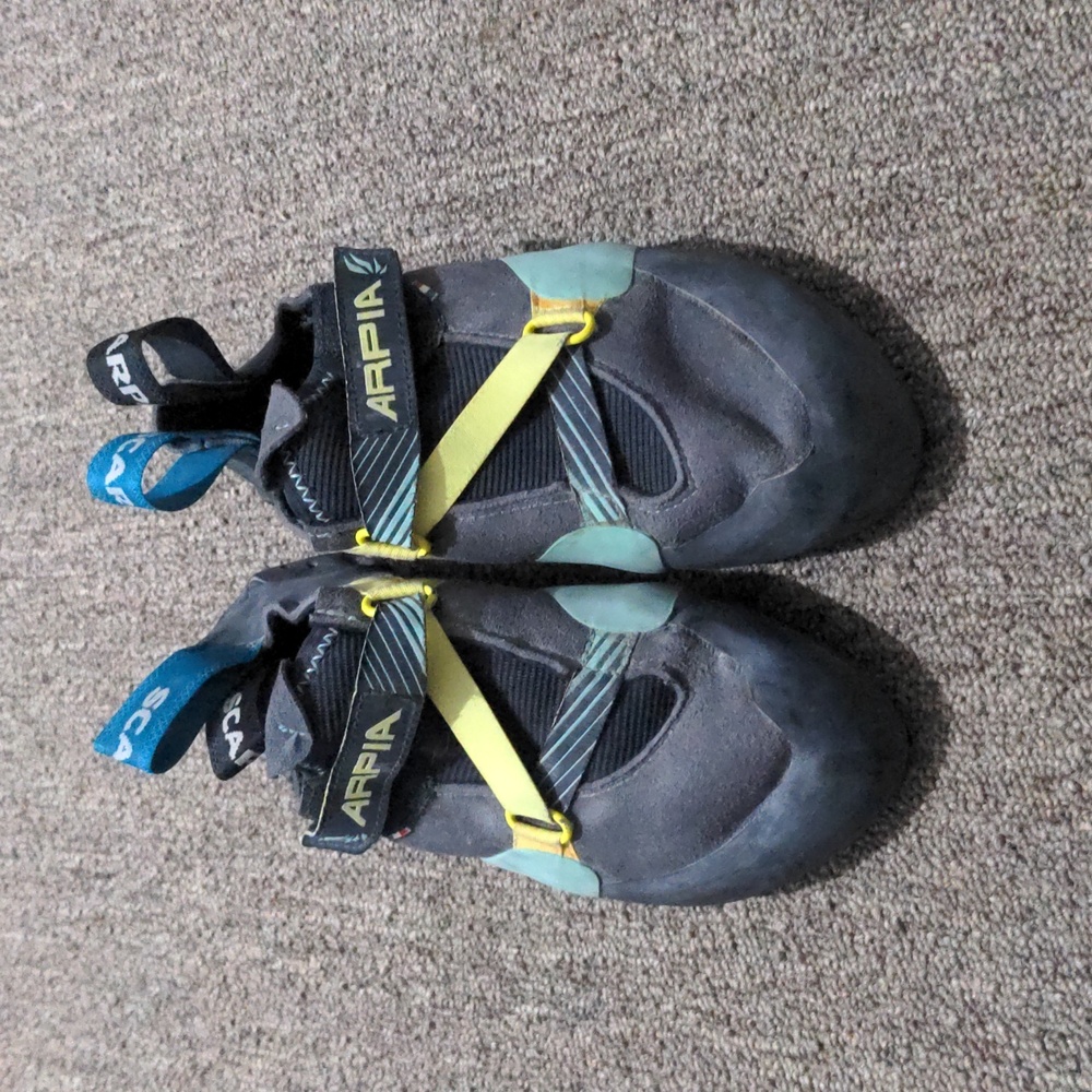 Scarpa Arpia Blue and Yellow Athletic Shoes